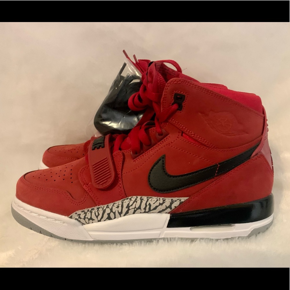NIKE Jordan Air Varsity Legacy